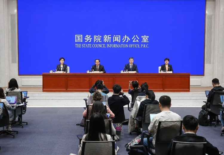 https://www.miit.gov.cn/cms_files/filemanager/1226211233/picture/20243/S41cec79956914f5dad473ba3ca976be4-750.jpg